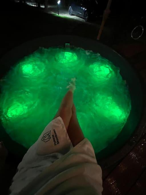 Polana Slowikowa 5 Star- Domek W Gorach Z Jacuzzi, Sauna,Basen,Ogrod Z Lasem, Kominek I Narty Stroza  المظهر الخارجي الصورة